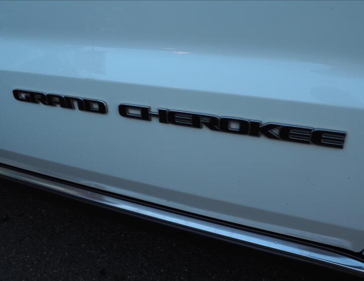 Jeep Grand Cherokee 38