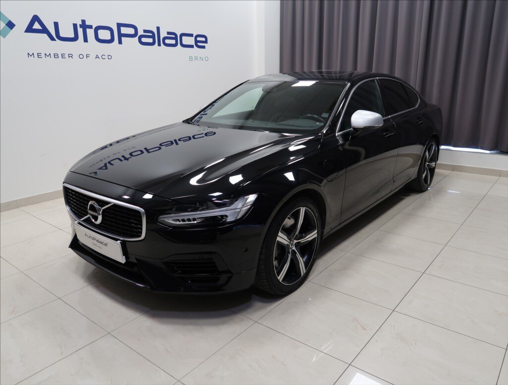 Volvo S90 Sedan / Limuzína 2,0 l 235 kw