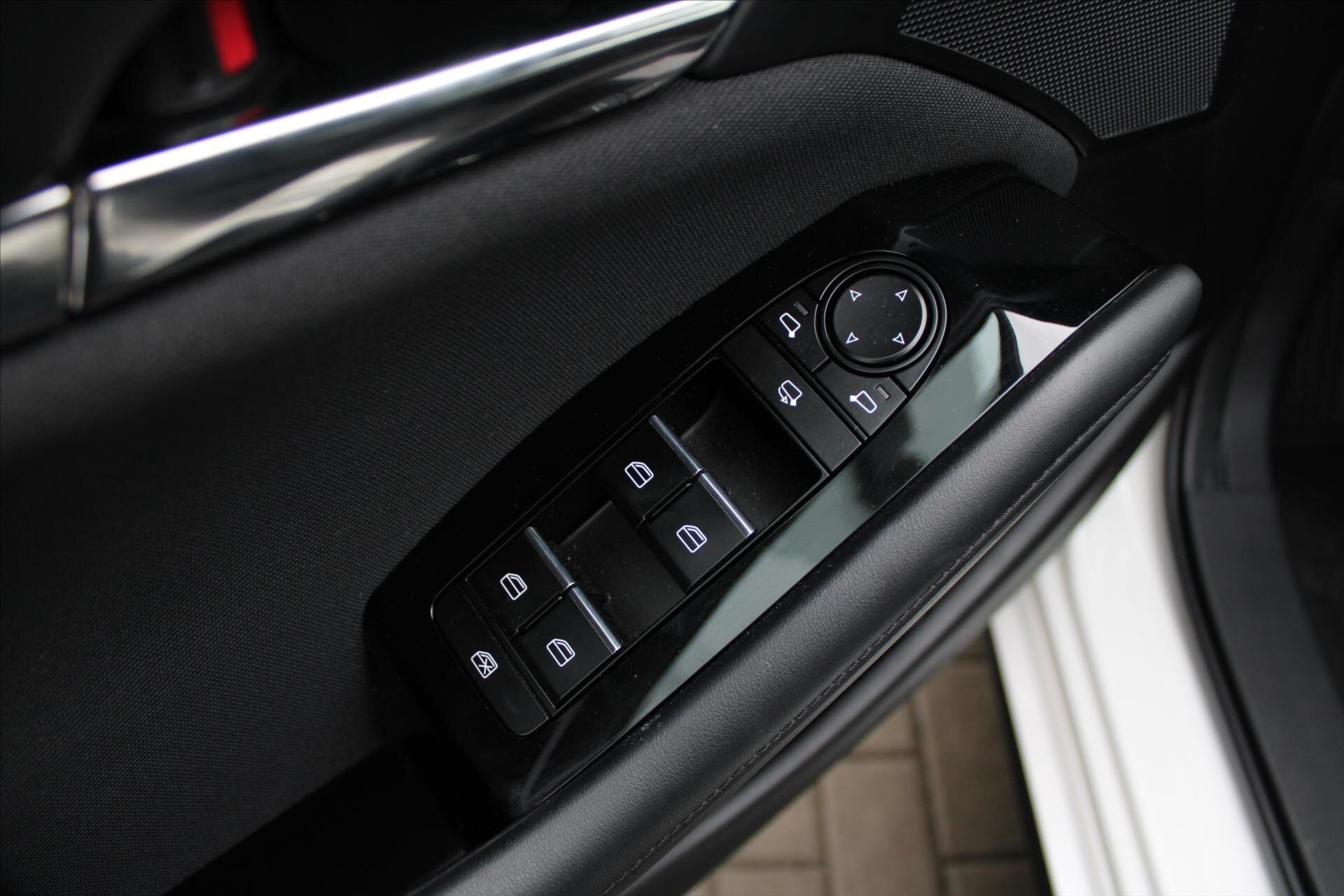 Mazda 3 Sedan / Limuzína 2,0 l 90 kw