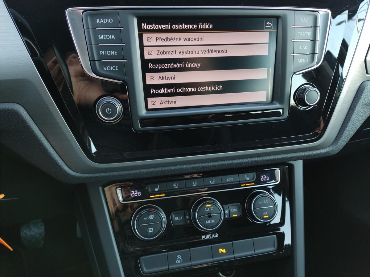 Volkswagen Touran MPV 1,2 l 81 kw