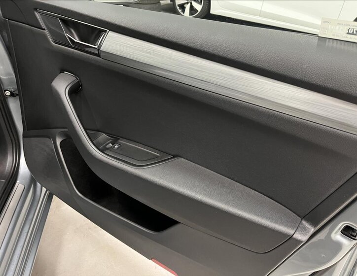 Škoda Superb Kombi 1,5 l 110 kw