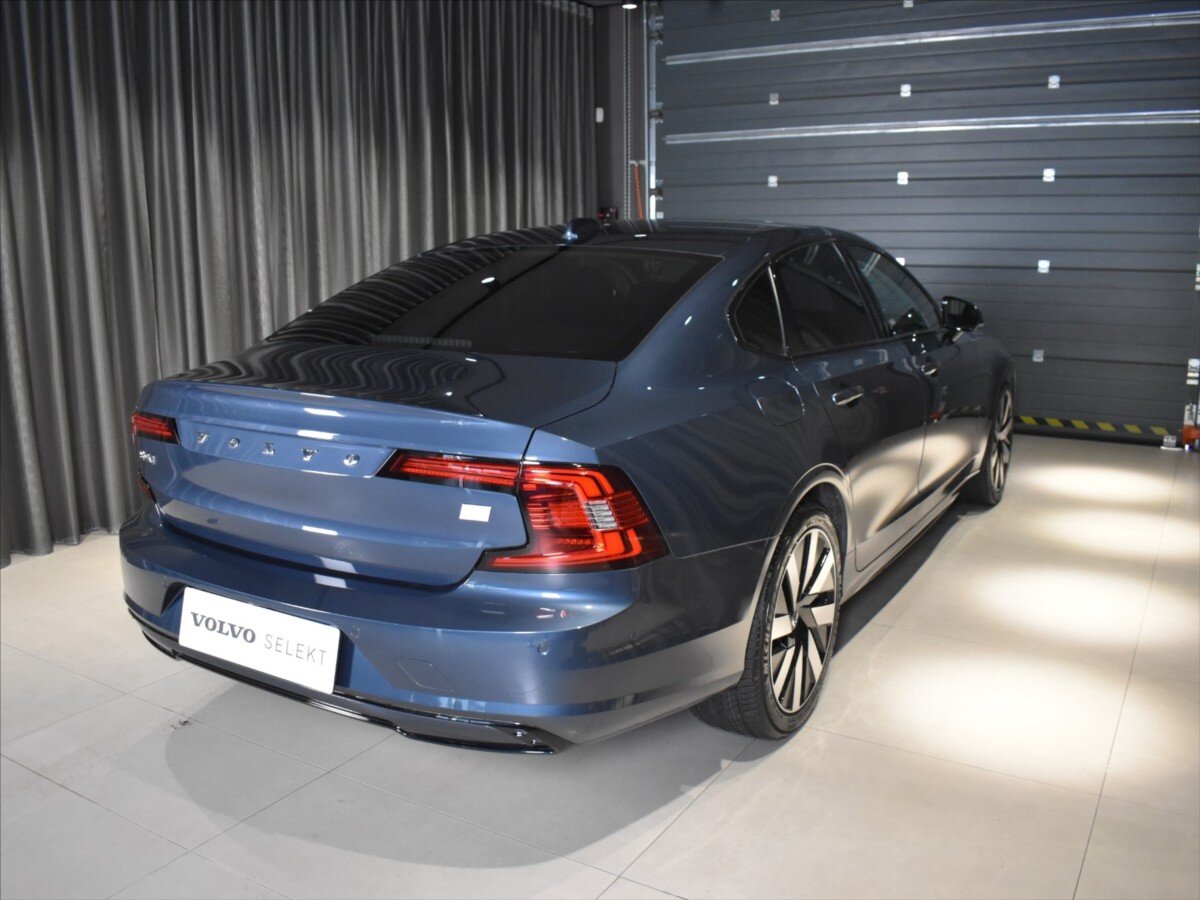 Volvo S90 Sedan 2,0 l 335 kw