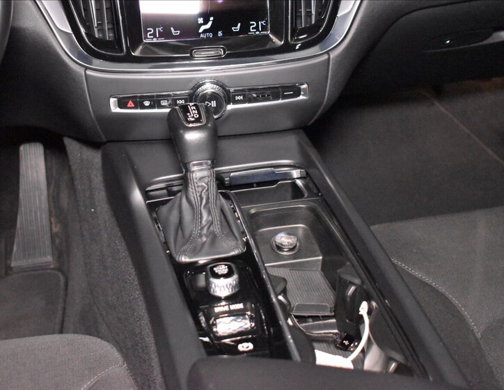 Volvo V60 Kombi 2,0 l 147 kw