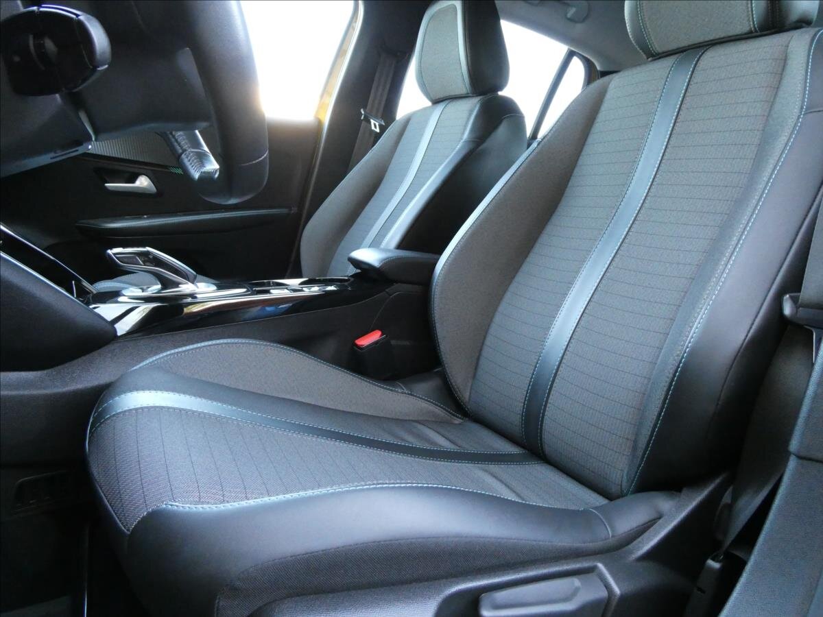 Peugeot 208 Hatchback 0,0 100 kw