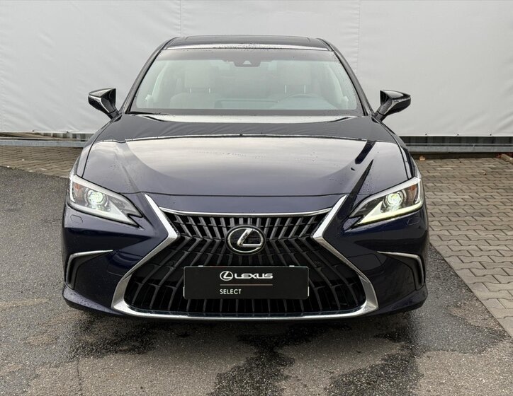 Lexus ES 300h Sedan / Limuzína 2,5 l 131 kw