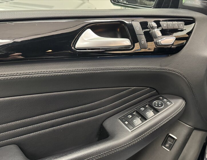 Mercedes-Benz GLE SUV / Terénní 3,0 l 270 kw