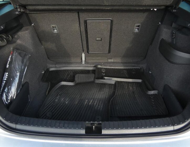 Škoda Karoq SUV / Terénní 1,5 l 110 kw