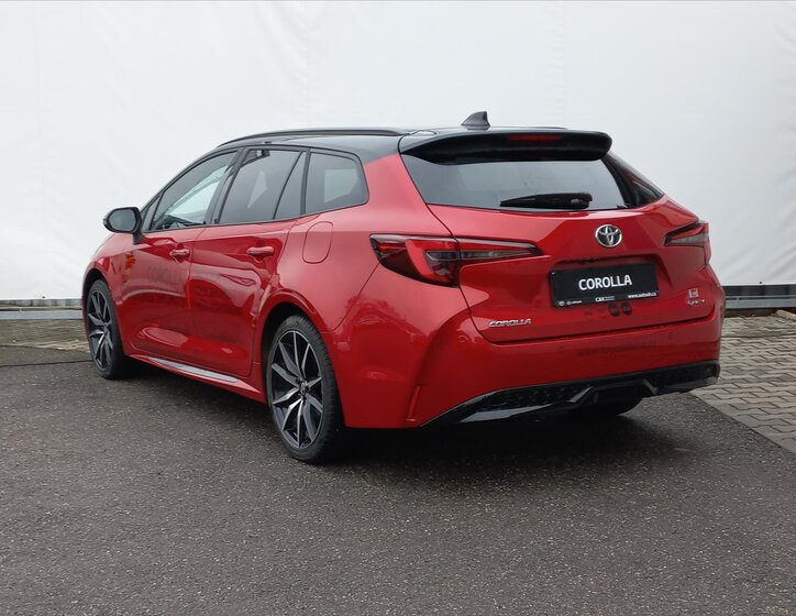 Toyota Corolla Kombi 2,0 l 98 kw