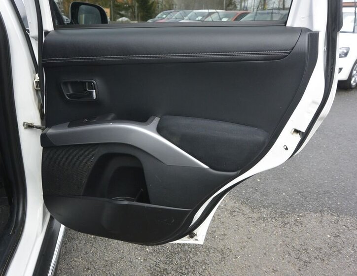 Mitsubishi Outlander SUV 2,3 l 130 kw