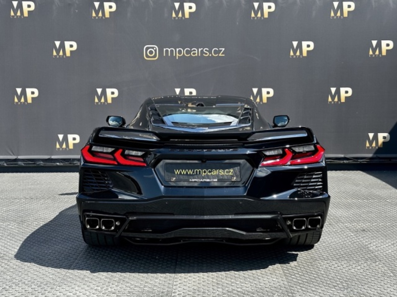 Chevrolet Corvette 5