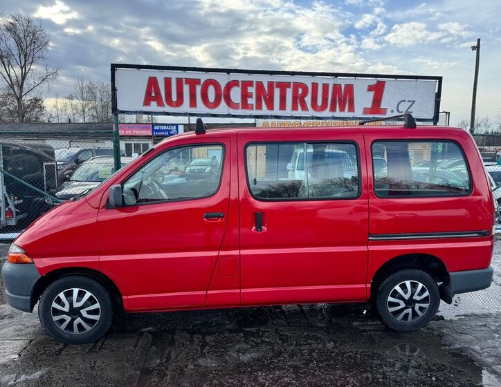 Toyota Hi-Ace 25