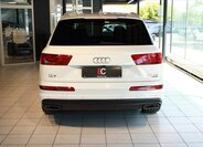 Audi Q7 5