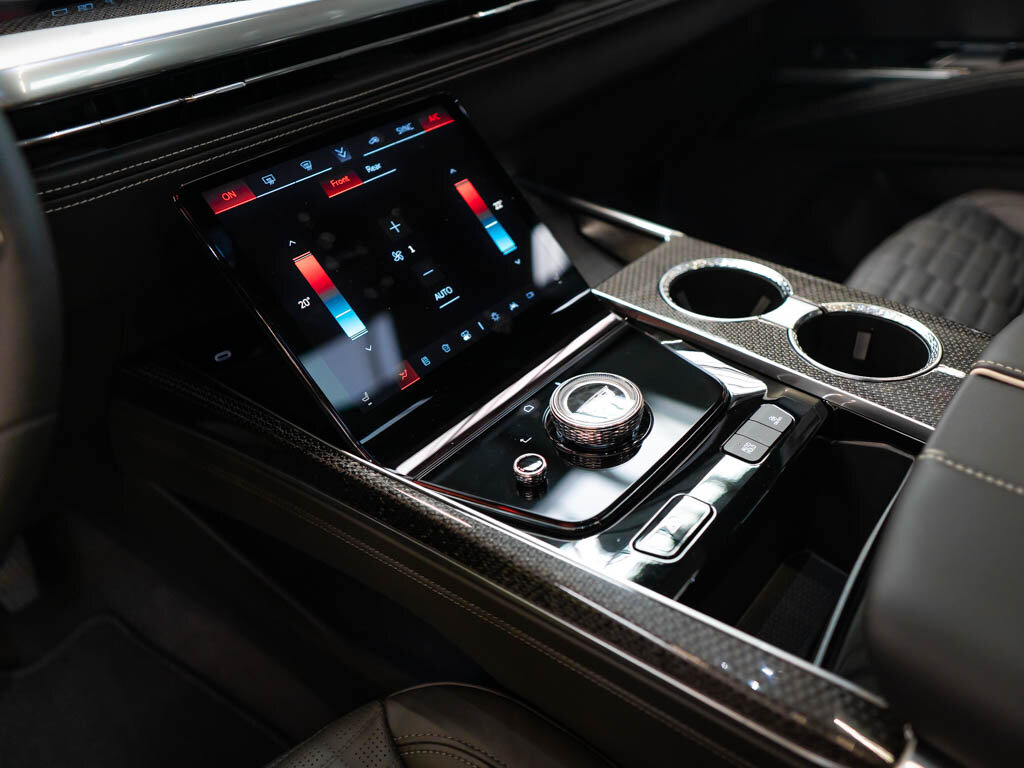 Cadillac Escalade SUV / Terénní 6,2 l 508 kw