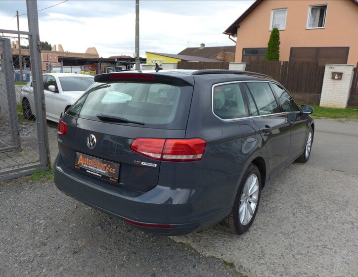 Volkswagen Passat Kombi 1,6 l 88 kw