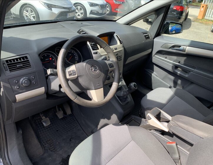 Opel Zafira 10