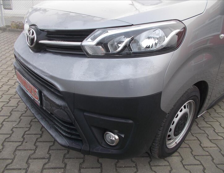 Toyota ProAce 6