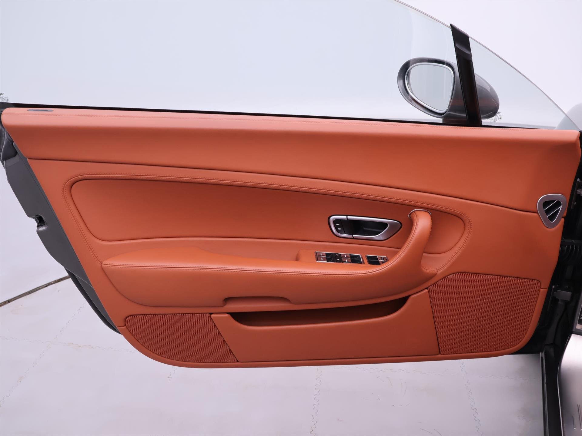 Bentley Continental GT Kupé 6,0 l 412 kw