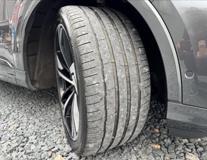 Audi SQ7 Kombi 4,0 l 320 kw