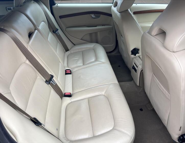 Volvo V70 7