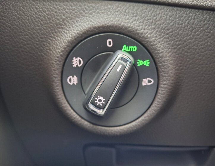 Škoda Superb Sedan / Limuzína 2,0 l 140 kw