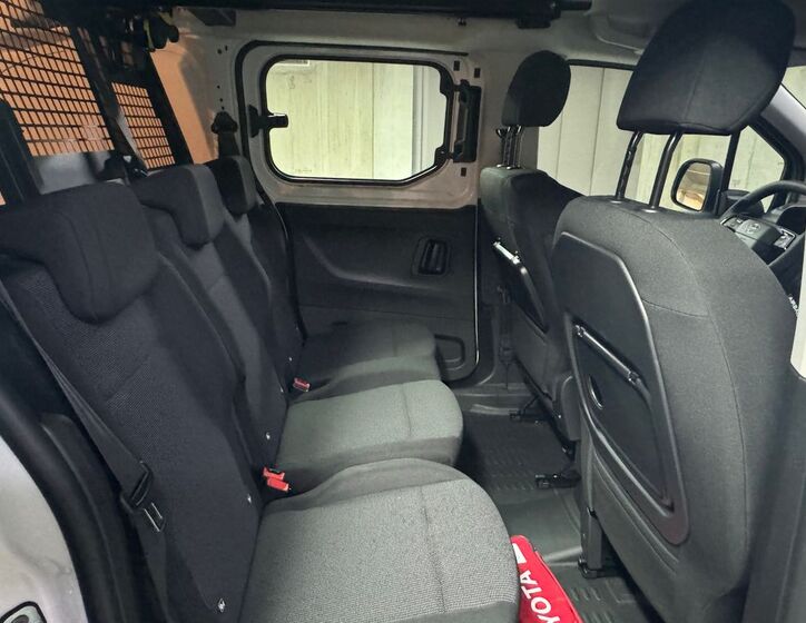 Toyota ProAce City 12