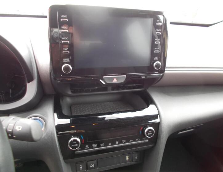 Toyota Yaris Cross 24