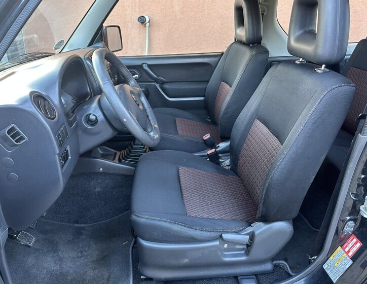 Suzuki Jimny SUV / Terénní 1,3 l 63 kw