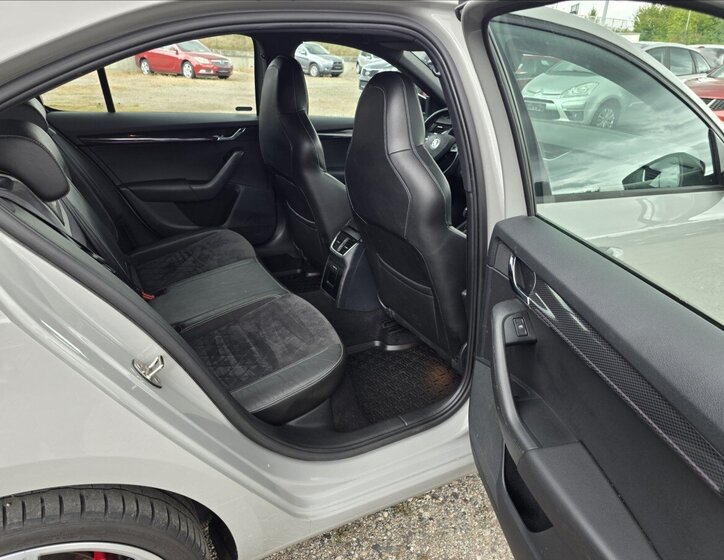 Škoda Octavia Sedan / Limuzína 2,0 l 135 kw