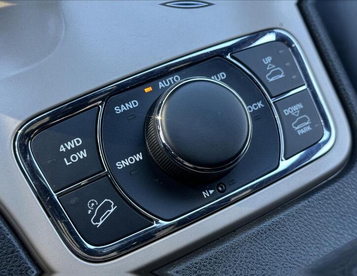 Jeep Grand Cherokee 13