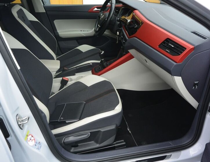 Volkswagen Polo Hatchback 999,0 70 kw