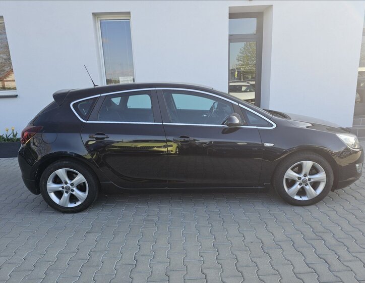 Opel Astra Hatchback 1,6 l 132 kw