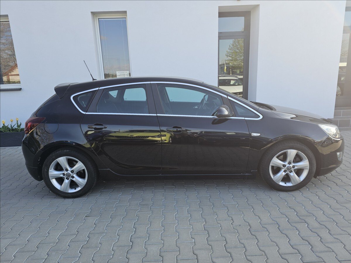 Opel Astra Hatchback 1,6 l 132 kw