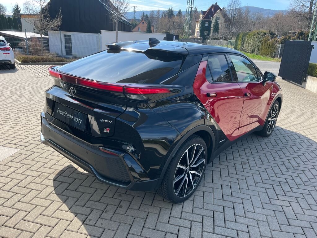 Toyota C-HR SUV / Terénní 2,0 l 112 kw