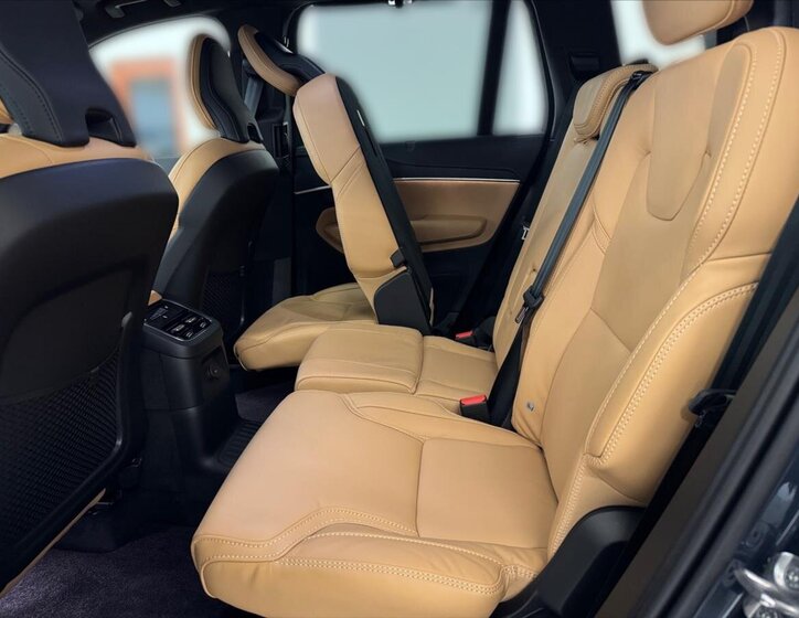 Volvo XC90 SUV / Terénní 2,0 l 335 kw