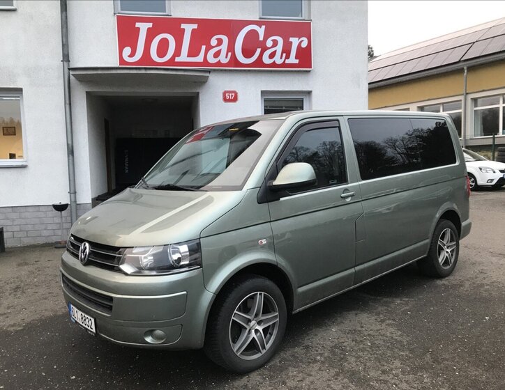 Volkswagen Caravelle 2