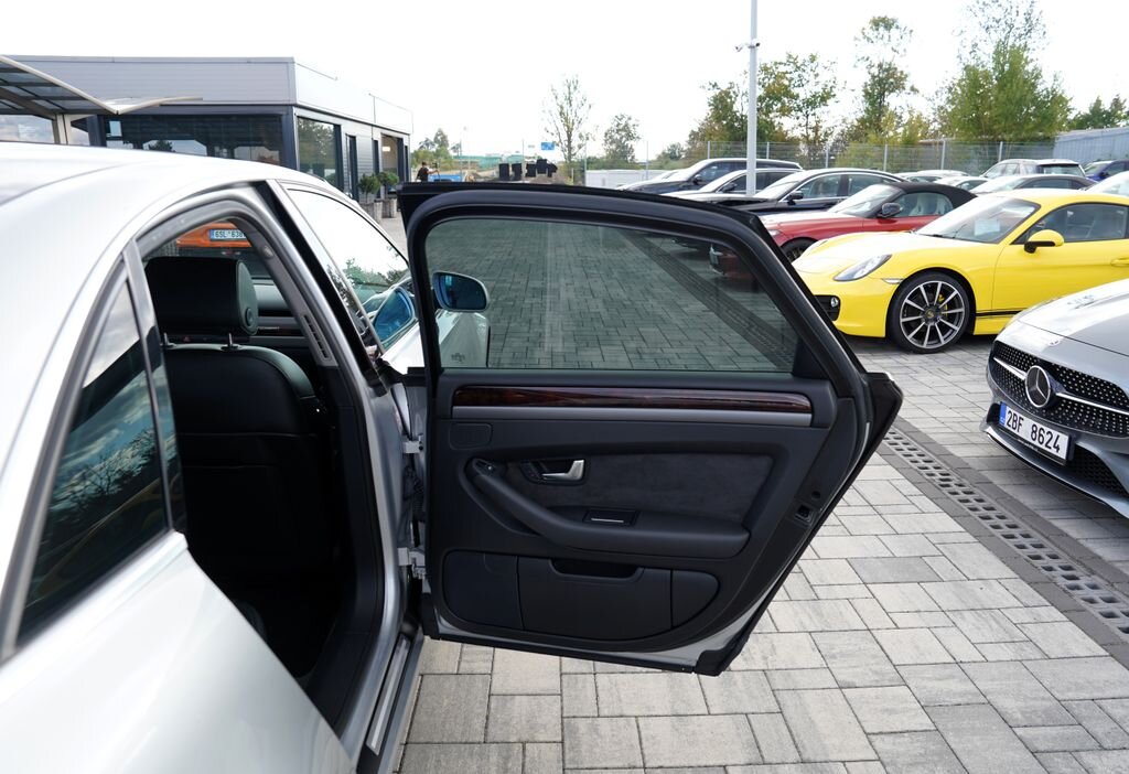 Audi A8 Sedan 3,0 l 171 kw