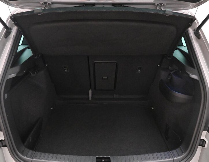 Škoda Karoq SUV / Terénní 1,5 l 110 kw