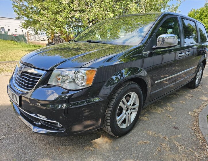 Lancia Voyager MPV 2,8 l 130 kw