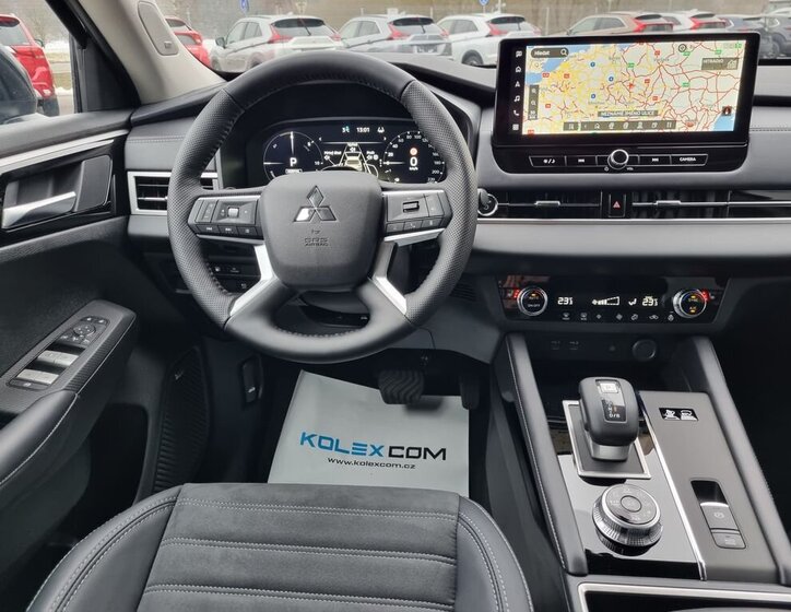 Mitsubishi Outlander SUV 2,4 l 225 kw