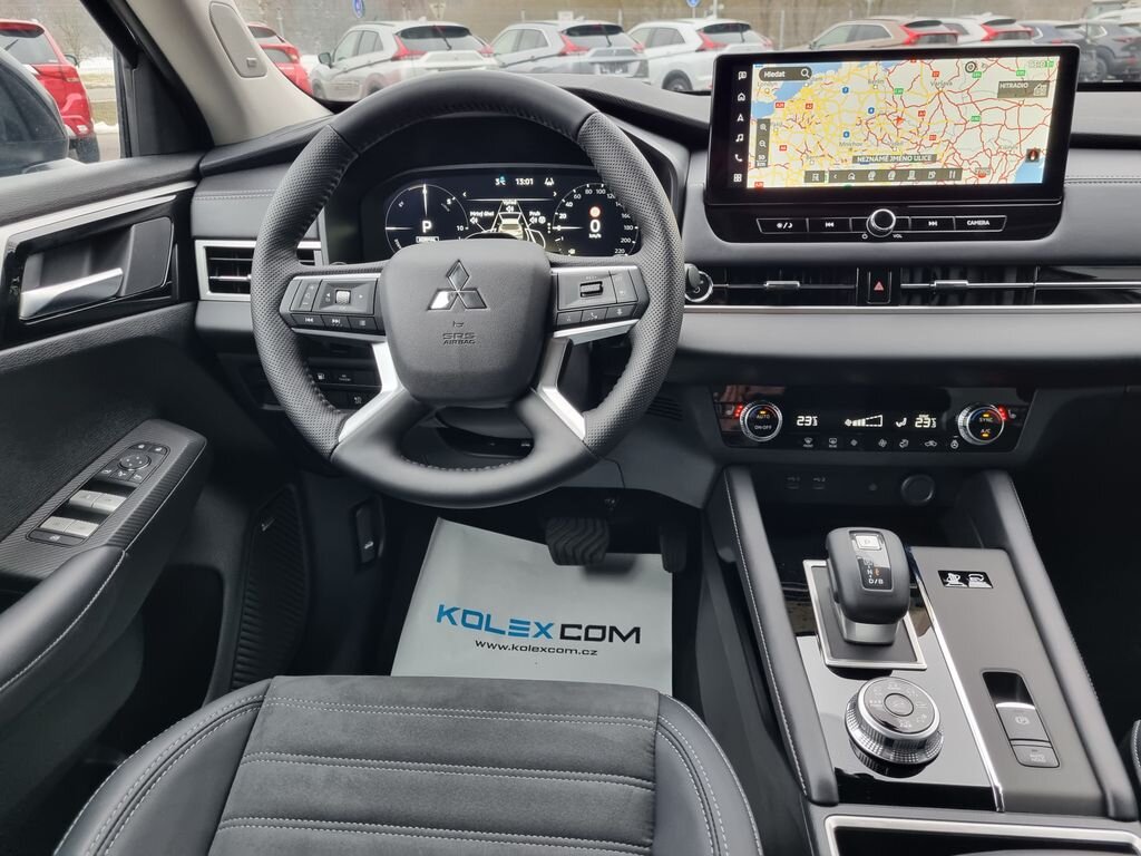 Mitsubishi Outlander SUV 2,4 l 225 kw