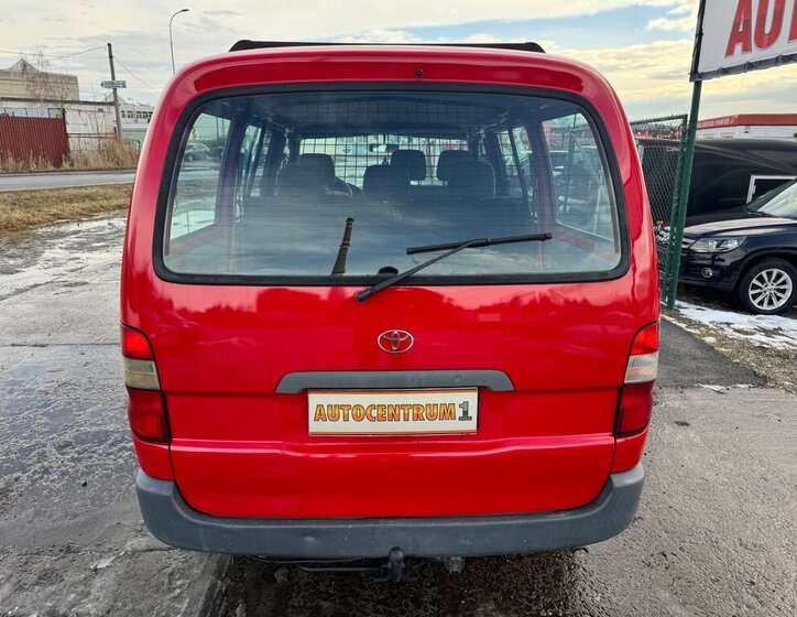 Toyota Hi-Ace 6