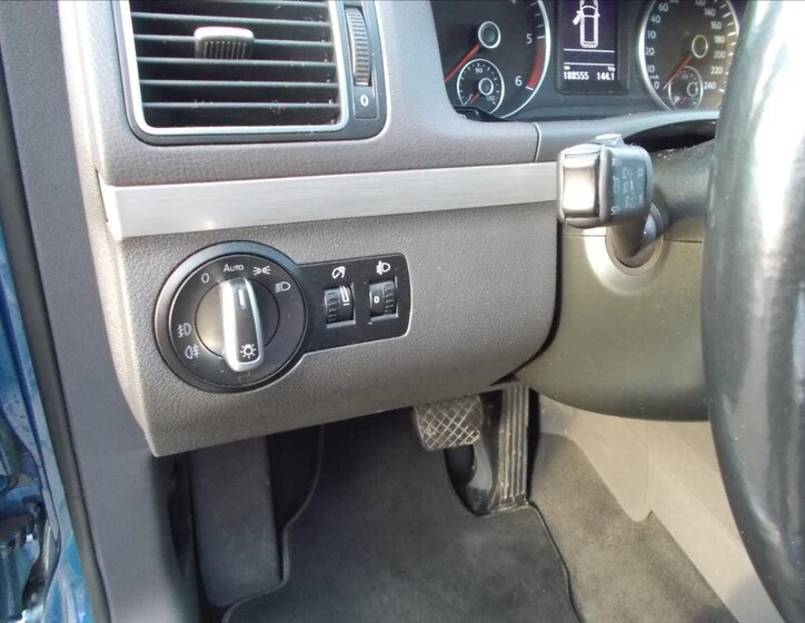 Volkswagen Touran MPV 1,6 l 77 kw