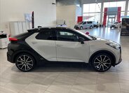 Toyota C-HR 4