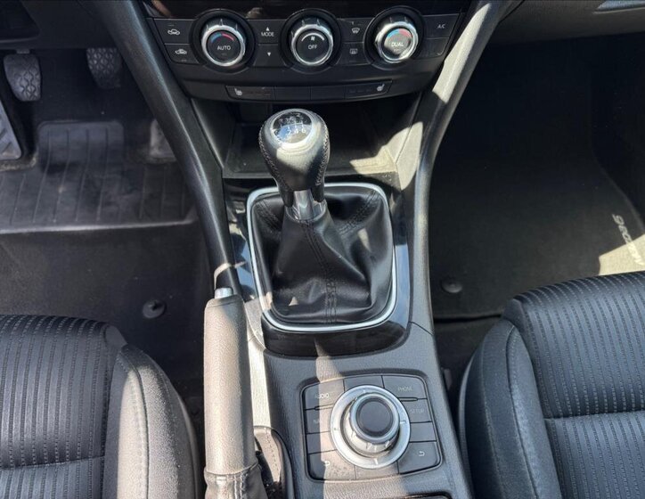 Mazda 6 Sedan / Limuzína 2,0 l 107 kw