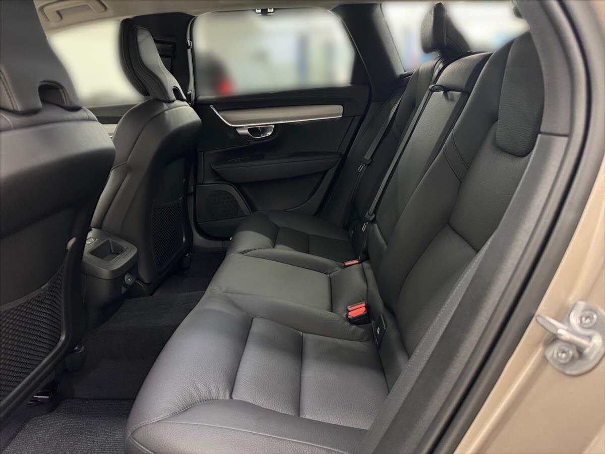 Volvo V90 Kombi 2,0 l 145 kw