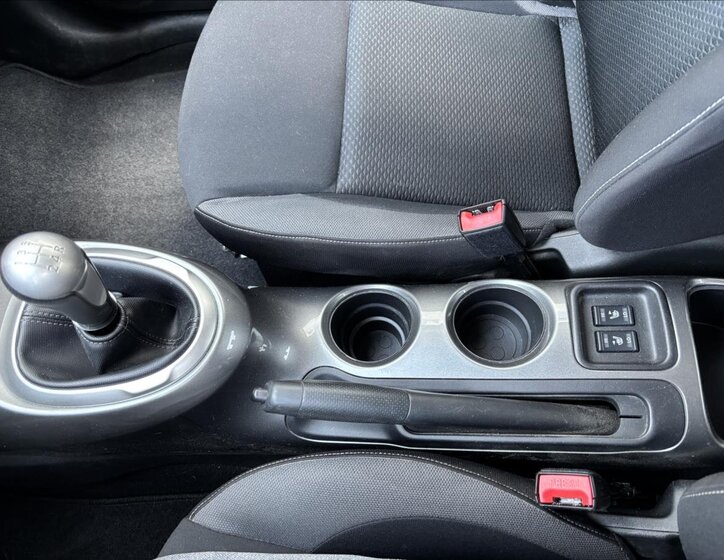 Nissan Juke SUV / Terénní 1,6 l 83 kw