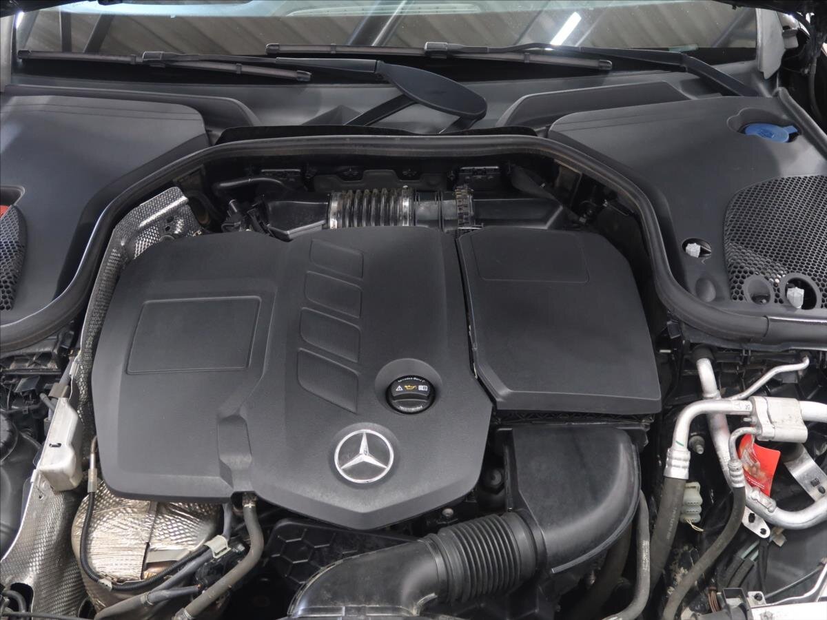 Mercedes-Benz Třídy E Kombi 2,0 l 143 kw