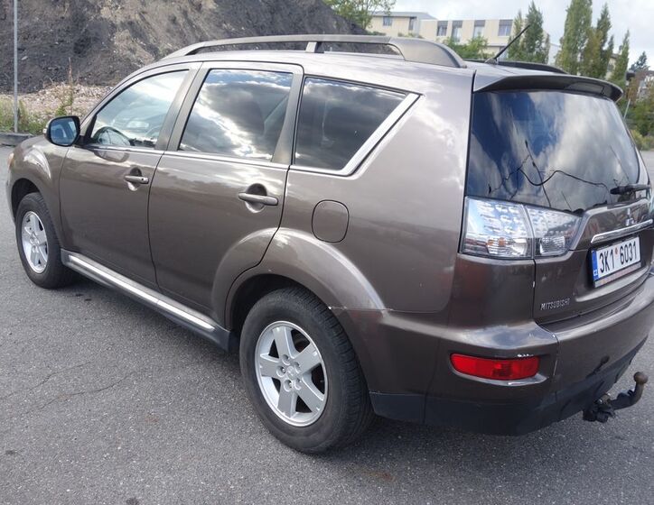 Mitsubishi Outlander 10