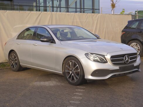 Mercedes-Benz Třídy E Sedan 2,0 l 180 kw