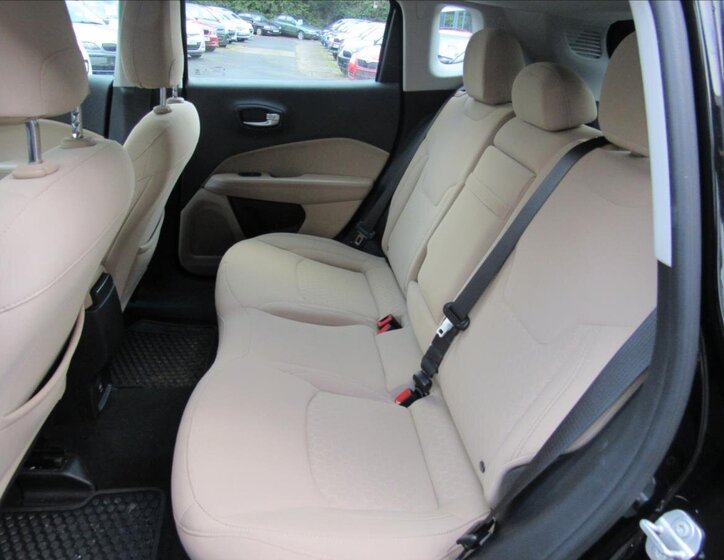 Jeep Compass SUV 1,4 l 103 kw